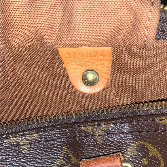 Authentic Louis Vuitton $575 or best offer. - Picture 5 of 5